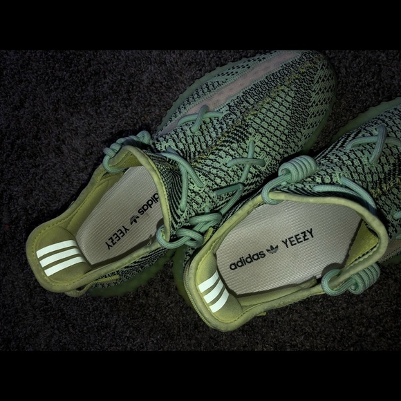 Yeezy Other - Yezzy 350s 🤍💚